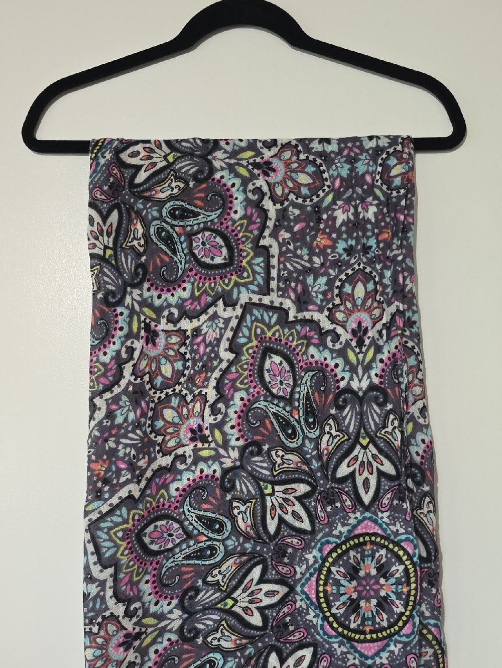 Vera Bradley Soft Fringe Bonbon Medallion Scarf